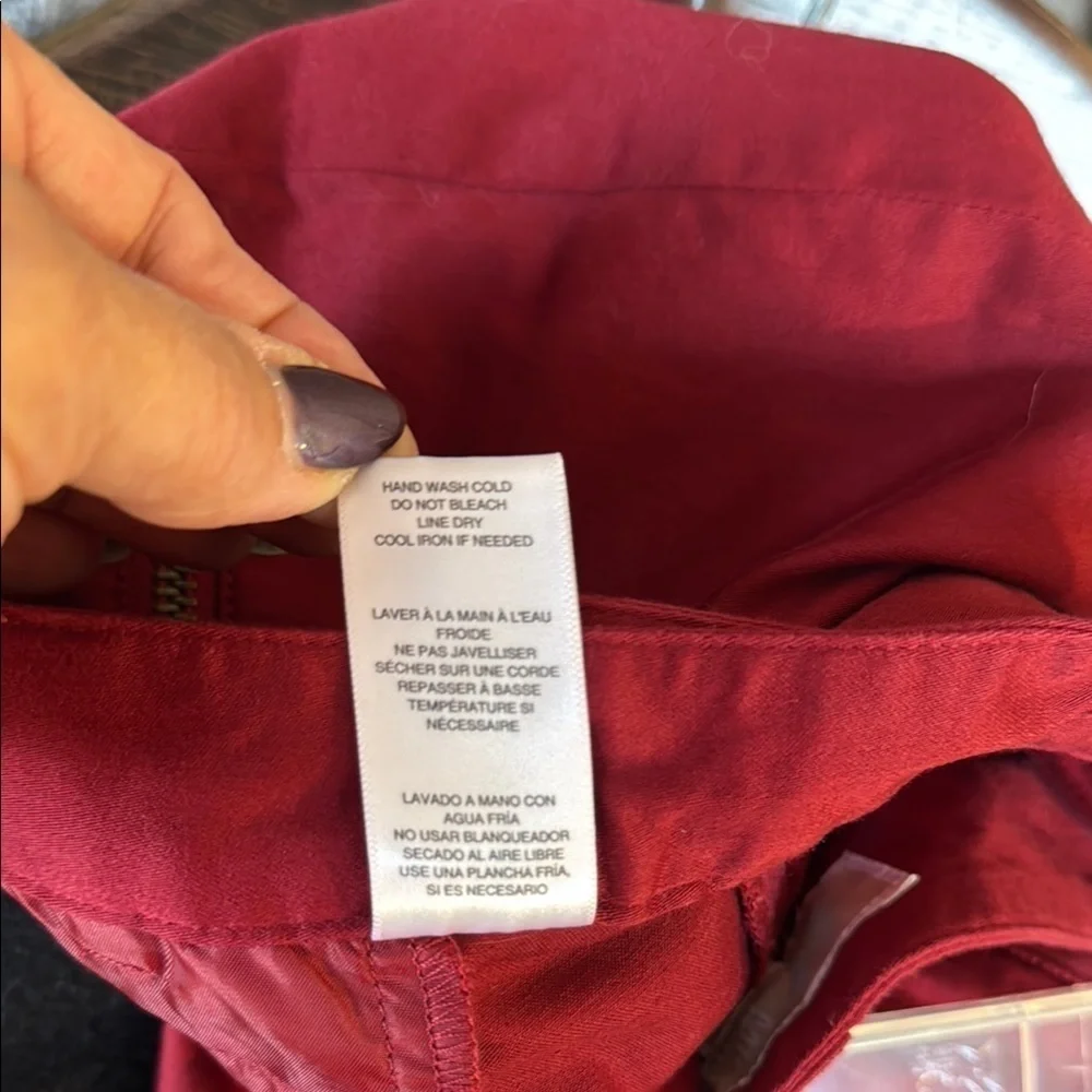 EUC Michael Kors Red Cropped Pants with Branded Zipper Details Size 8 NICE!